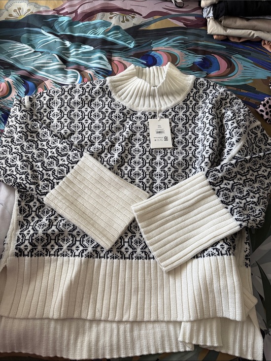 Free Assembly Sweaters - Ribbed Cowl Neck Sweater in Cream and Black